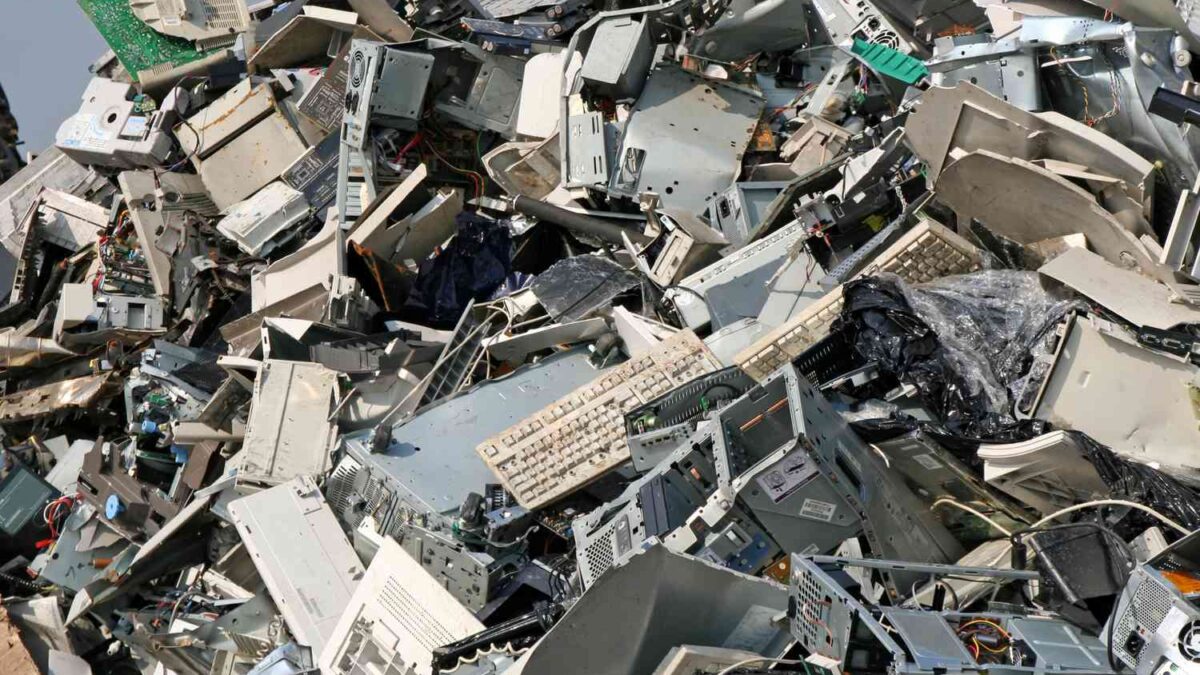 Hardware Legado: O Desafio Global do Lixo Eletrônico